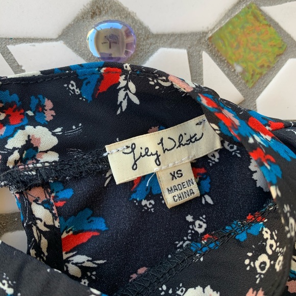 Floral Top - Picture 9 of 12